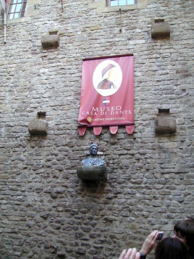 Флоренция. Дом-музей Данте Алигьери Флоренция. Дом-музей Данте Алигьери